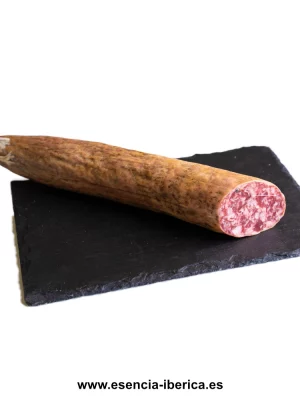 Salchichón ibérico partido