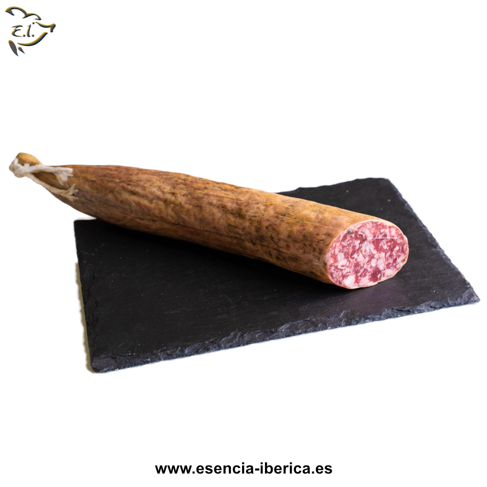 Salchichón ibérico partido